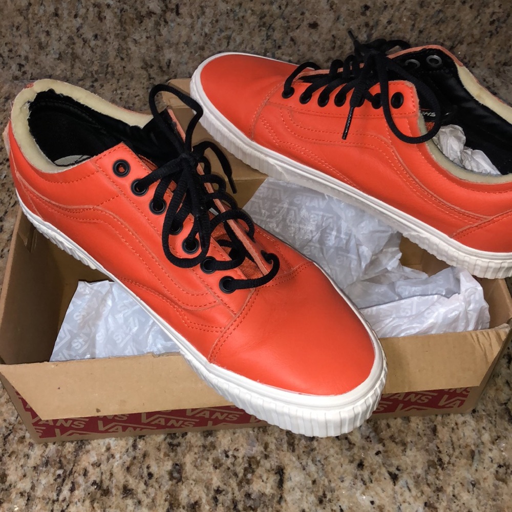 Vans - Picture 3 of 6